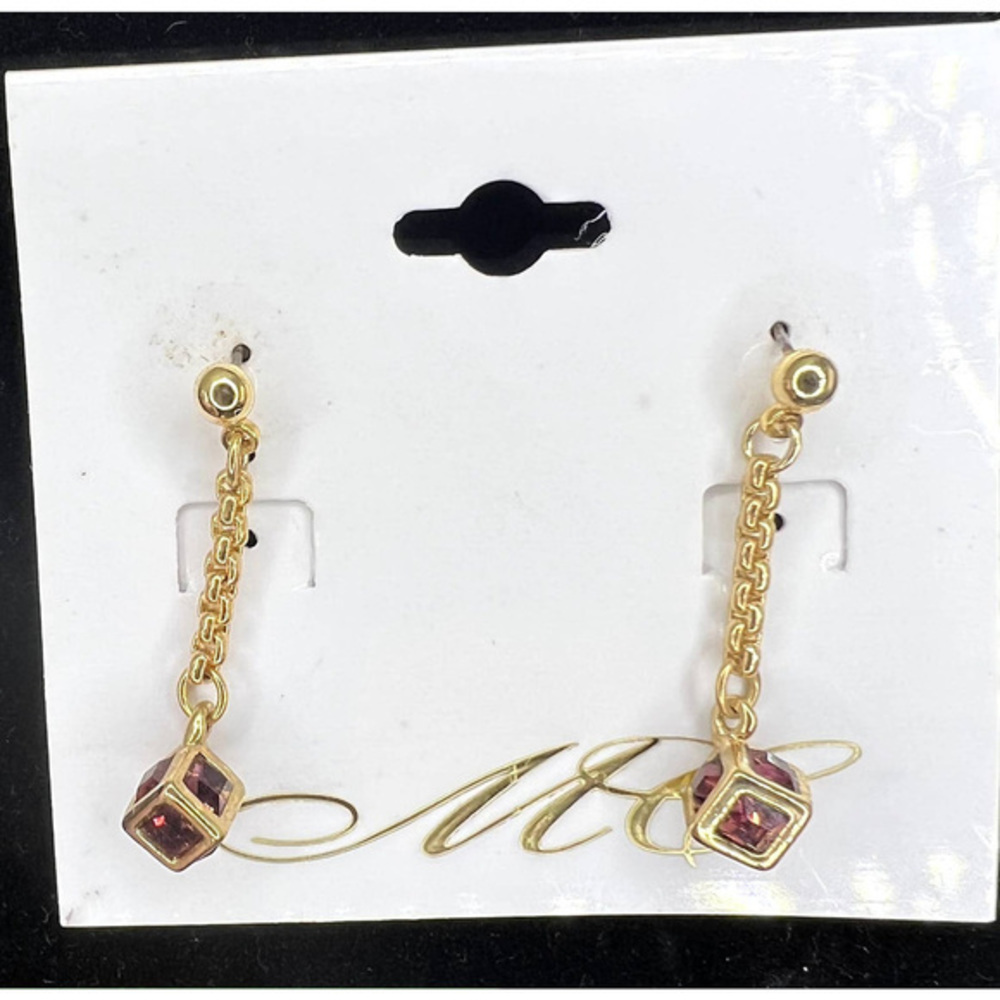 MC dangle earrings with‎ purple cube crystals